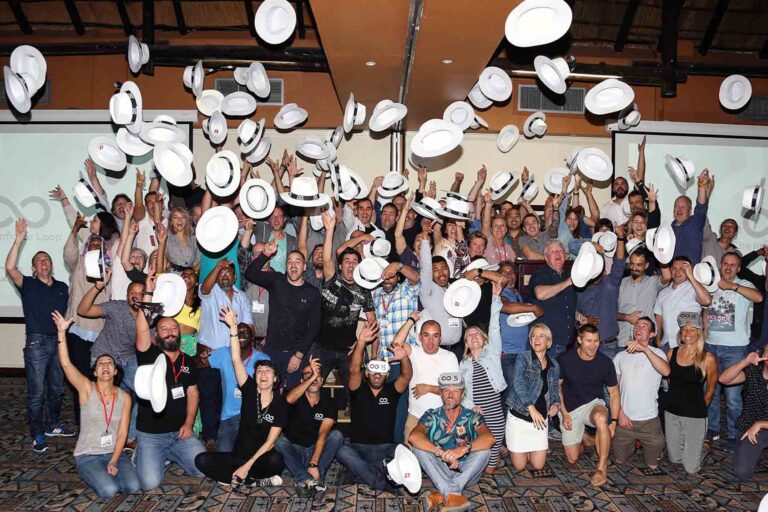 The Infinite Loop komandinis žaidimas